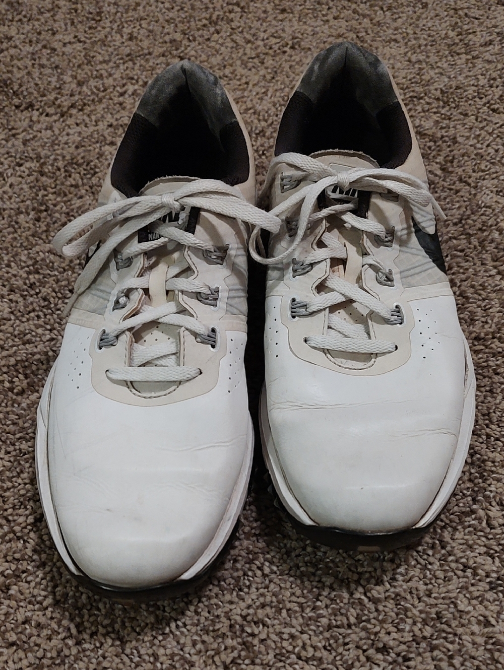 Nike Men's White and Black Golf Shoes